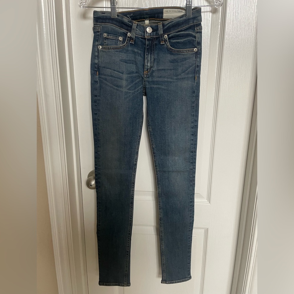 Rag & bone size 25 skinny jeans